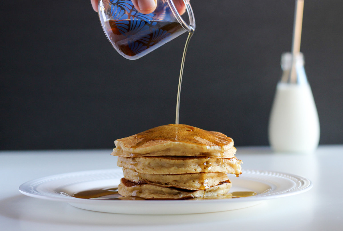 Vegan whole wheat pancakes | Oil free - Plateful of veggies