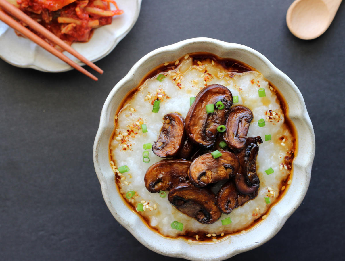 Vegan instant pot congee with mushrooms